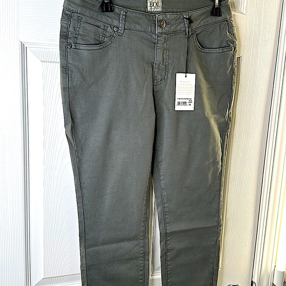 NWT - In motion cropped pants (JUNIPER) various sizes available!!! NEW - 🥰 - Picture 3 of 11